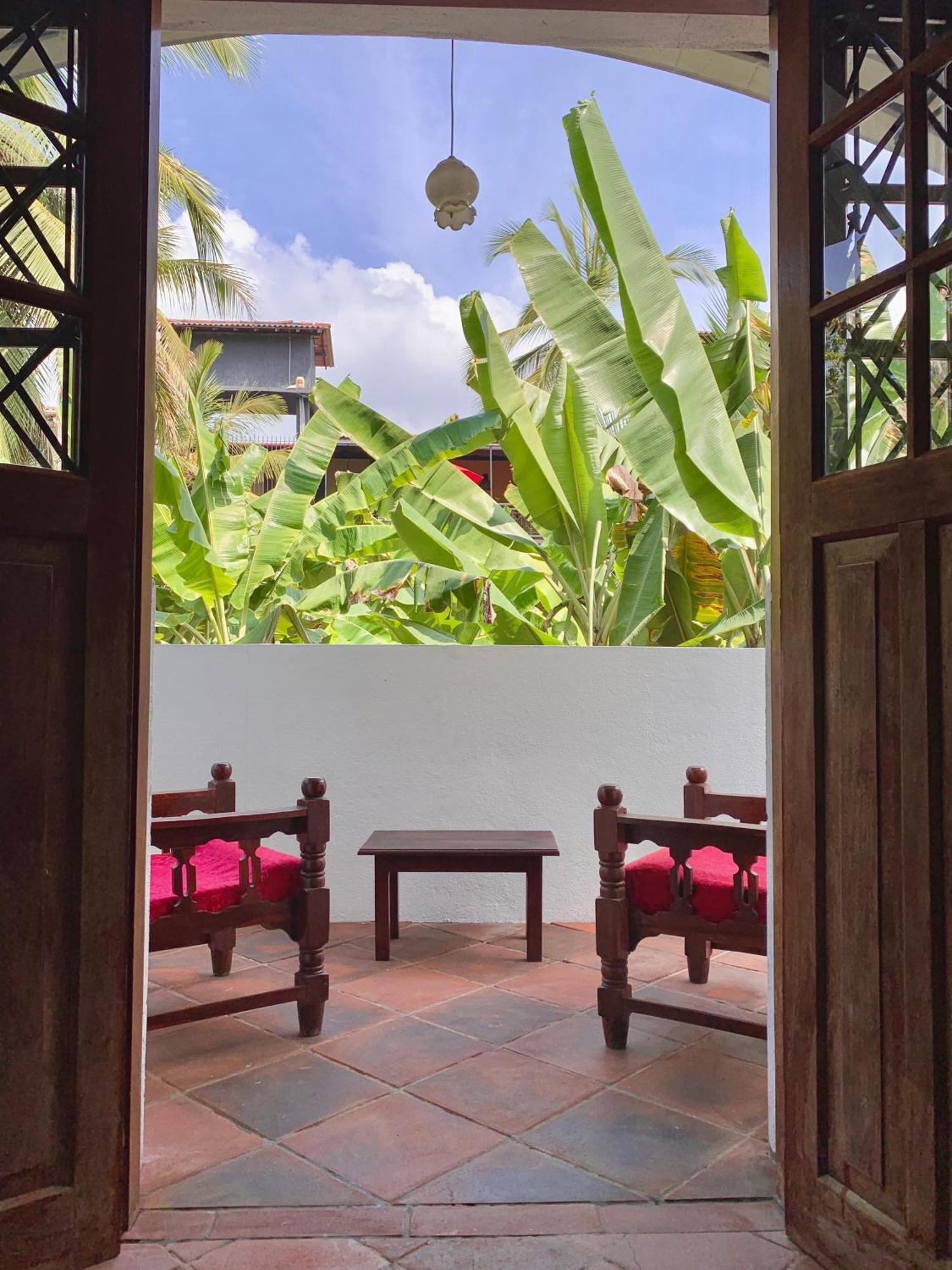 Blue Swan Inn Unawatuna Exterior photo