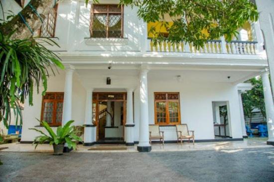 Blue Swan Inn Unawatuna Exterior photo
